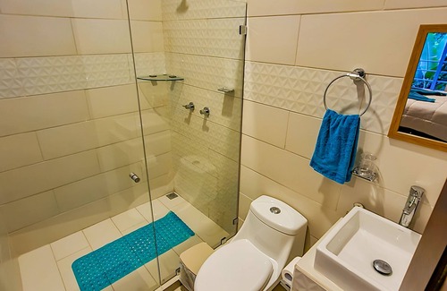 Chiguata Cabina | Habitación en segundo piso privada a tan solo 5 minutos de la playa-FREE WIFI