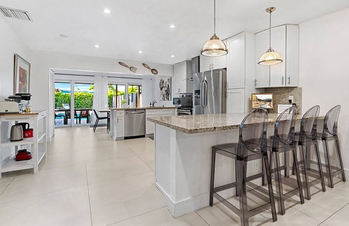 Coral Heights Villa | RUBI.life - Casa Familiar 4BR c/Piscina Climatizada y BBQ