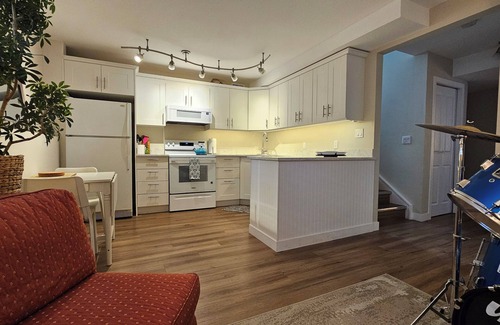 Cougar Creek Casa | Cozy and Private Suite just 20 minutes from Banff!