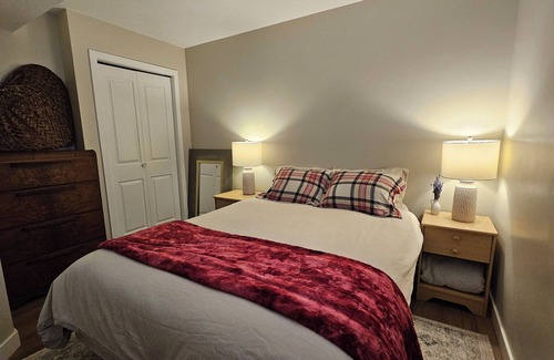 Cougar Creek Casa | Cozy and Private Suite just 20 minutes from Banff!