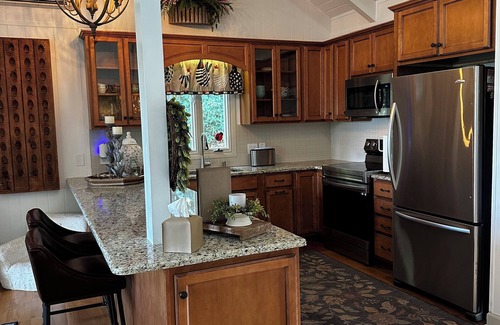 Roaring Gap Cabaña | Cozy and Quiet Four Bedroom Cottage on a Golf Course in Glade Valley, NC.