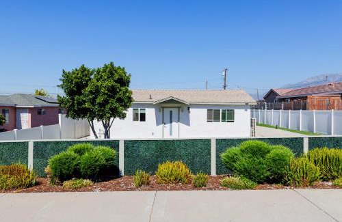 Fontana Casa | Cozy and Quiet Front House
