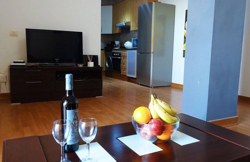 Los Gigantes Apartamento | Apartamento acogedor y relajante con vistas al acantilado y mar, wifi, piscina.