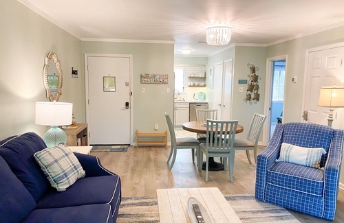 Fernandina Beach Condominio | Cozy and Secluded 2BR / 2BA fully equipped condo just a short walk to the beach