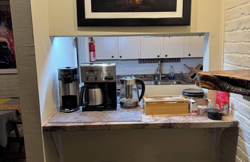 Houston Condominio | Cozy and Serene Entire Condo Near The Galleria 2 bedrooms and 2 full bathrooms
