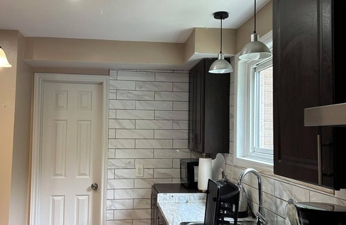 Barrie Casa | Cozy and Spacious 4 bedrooms, 1.5 bathroom, private yard for the whole family.