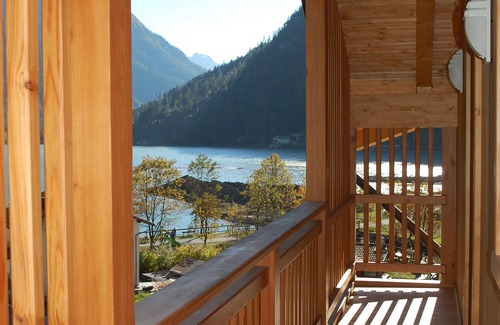 Alleghe Apartamento | COZY AND SPACIOUS ALPINE ATTIC ROOM WITH PETS ALLOWED