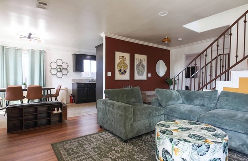 Los Angeles Apartamento | Cozy and Spacious Duplex