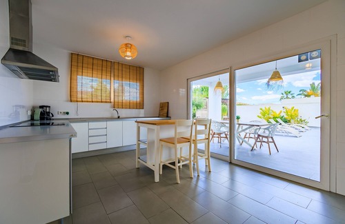 Torrevieja Villa | ACOGEDORA Y SOLEADA VILLA INDEPENDIENTE CON PISCINA PRIVADA.
