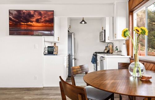 Sylvia Park Casa | Cozy and Tranquil 2 bdrm/2ba Home in the Hills of Topanga