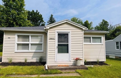 Lake Erie Beach Casa | Cozy Angola Cottage by the Beach