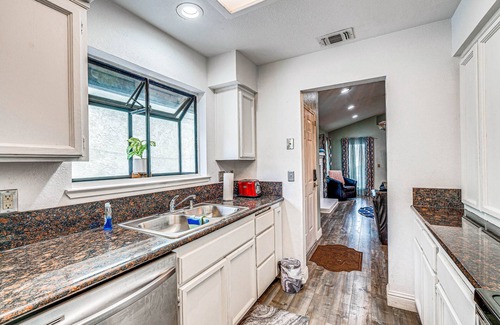 Antelope Casa | Cozy Antelope Home ~ 14 Mi to Sacramento!
