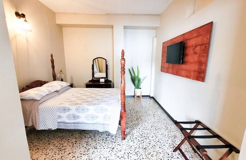 Jayuya Casa | La Casa de Abuelo Jayuya Pueblo, Cozy Apartment!
