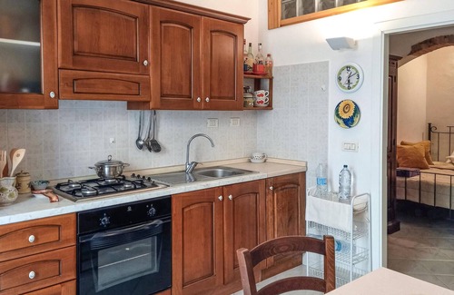 Castellina Marittima Apartamento | Acogedor apartamento en Castellina.