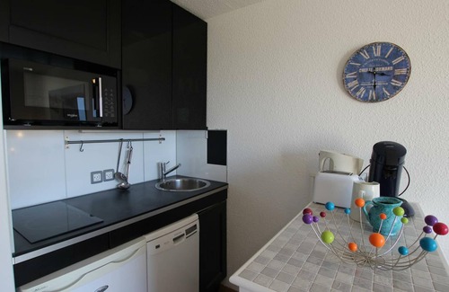 Donville-les-Bains Apartamento | Apartamento acogedor con balcón, vista al mar, Internet y parking en Donville-les-Bains
