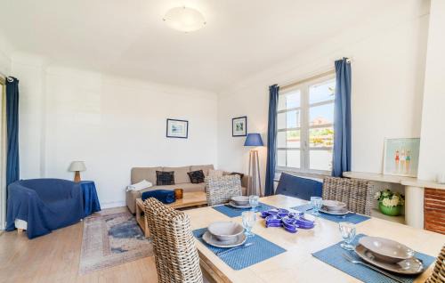 Saint-Palais-sur-Mer Apartamento | Cozy Apartment In Saint-Palais-Sur-Mer