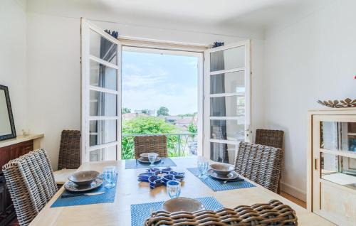 Saint-Palais-sur-Mer Apartamento | Cozy Apartment In Saint-Palais-Sur-Mer