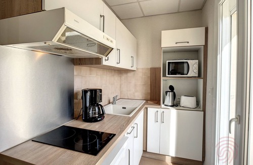 Lamalou-les-Bains Apartamento | Apto. acogedor con balcón, cerca del centro y las termas, wifi y mascotas bienvenidas.