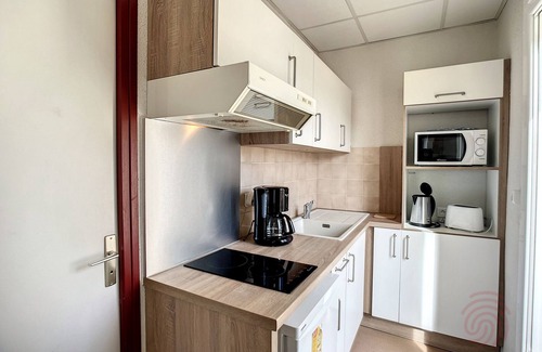 Lamalou-les-Bains Apartamento | Apto. acogedor con balcón, cerca del centro y las termas, wifi y mascotas bienvenidas.