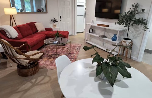 Ridge Wood Heights Apartamento | Cozy Apartment 10 Min From Beach or Downtown / Covered Patio & Grill / Sleeps 4