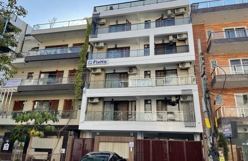 Gurugram Apartamento | Cozy Apartment 5min walk to the best hangout places in Gurgaon . feel like home.
