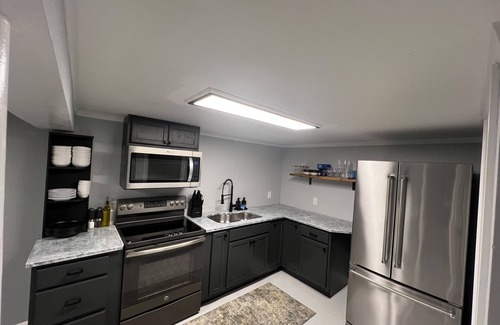 Hope Valley Apartamento | Cozy apartment along the Wood River in the heart of Richmond.
