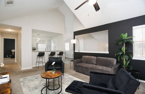 Oakwell Farms Apartamento | Cozy Apartment close to Airport