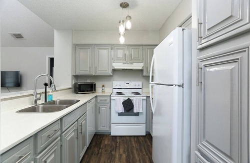 Oakwell Farms Apartamento | Cozy Apartment close to Airport