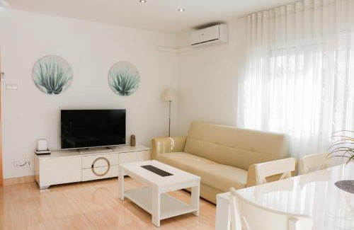 Vallpineda Apartamento | Cozy Apartment Rocamar