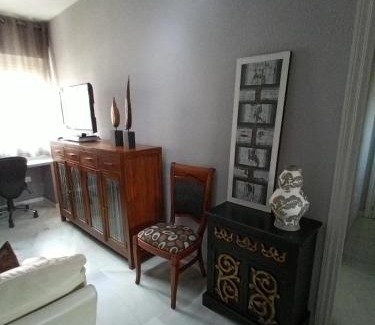 Doctor Barraquer-Grupo Renfe-Policlinico Apartamento | Cozy apartment & free parking