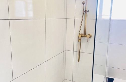 Windhoek Central Apartamento | Cozy apartment in charming Windhoek with WiFi, parking and peace of mind.
