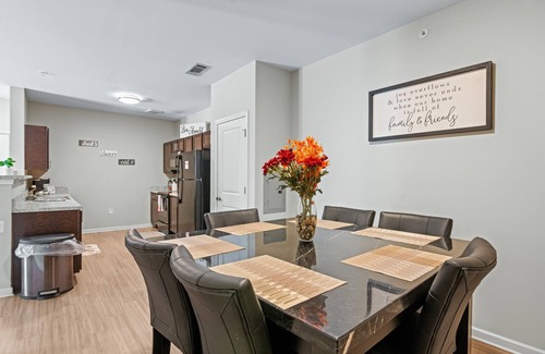 Union City Apartamento | Cozy apartment in Comfy Stay by ATL Airport + Pool Access.