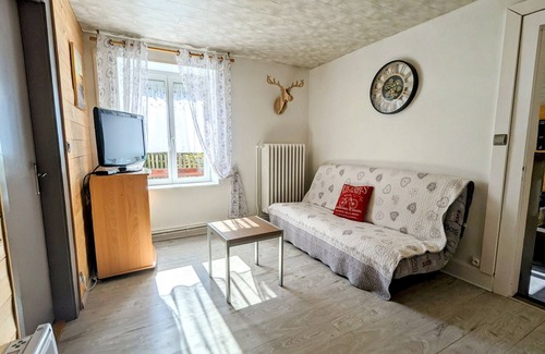 Travexin Apartamento | Apartamento acogedor en La Bresse con terraza y parking, mascotas permitidas