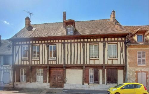 Les Andelys Apartamento | Cozy Apartment In Les Andelys With Wifi