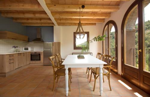 Orpi Apartamento | Cozy apartment in Orpí with pool