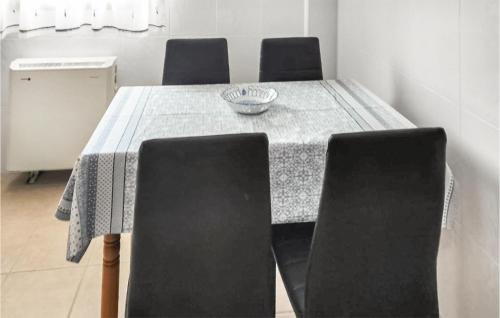 Monte Apartamento | Cozy Apartment In Santander With Kitchen