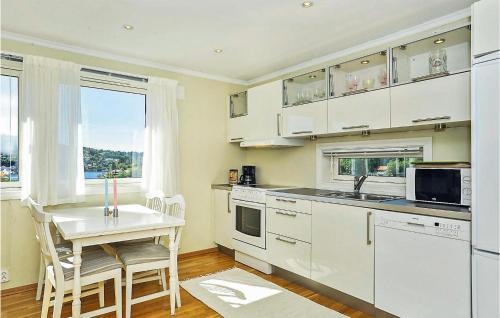 Fyllingsdalen Apartamento | Cozy Apartment In Straumsgrend