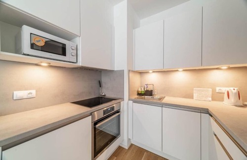 Michle Apartamento | Cozy apartment in the center! Family-sized condo with balcony and own kitchen.