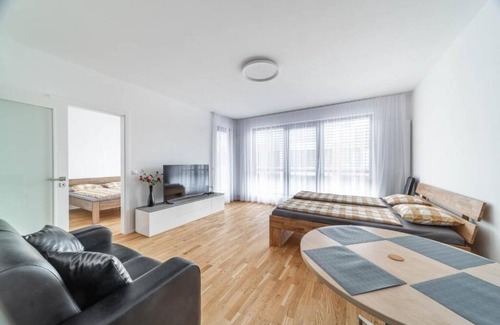 Michle Apartamento | Cozy apartment in the center! Family-sized condo with balcony and own kitchen.