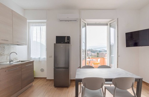 Cesana Brianza Apartamento | Cozy apartment with balcony! Grigna House