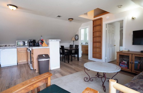 June Lake Apartamento | Apartamento situado encima de Rainbow Ridge