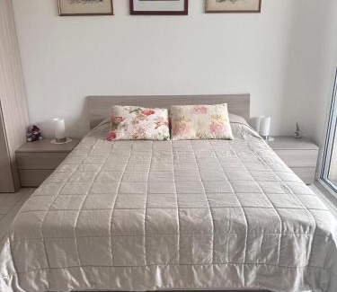 Certosa Apartamento | COZY APARTMENT NEAR CITY LiFE