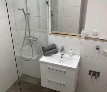Ricklingen Apartamento | Cozy Apartment near Maschsee, balcony, gardenview