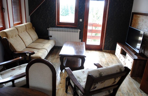 Kopaonik Apartamento | Cozy apartment on a separate floor in a mountain house.