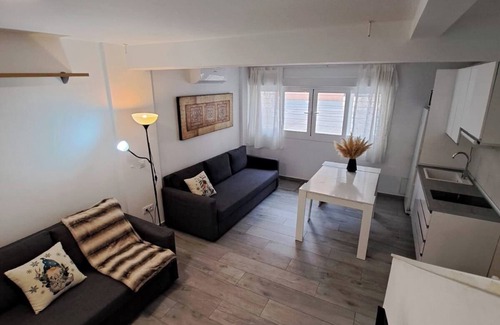 El Pilar Apartamento | Cozy Apartment up to 6 persons 3 min to Metro