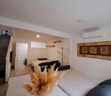 El Pilar Apartamento | Cozy Apartment up to 6 persons 3 min to Metro