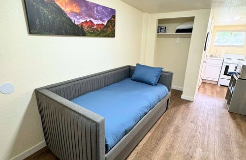 West Colorado Springs Apartamento | Cozy apartment/studio with AC in Colorado Springs