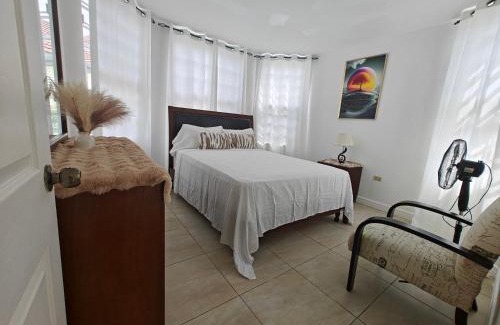 St.Bran's Burg Apartamento | Cozy Apartment w/Ocean View, Pool & Beach Access
