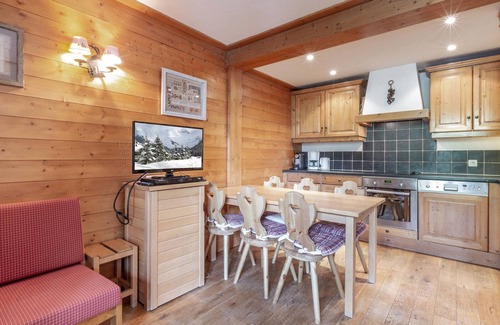 Val-d'Isere Apartamento | Apartamento acogedor con tonos cálidos y wifi en la residencia Roche des Fours