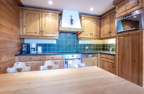 Val-d'Isere Apartamento | Apartamento acogedor con tonos cálidos y wifi en la residencia Roche des Fours